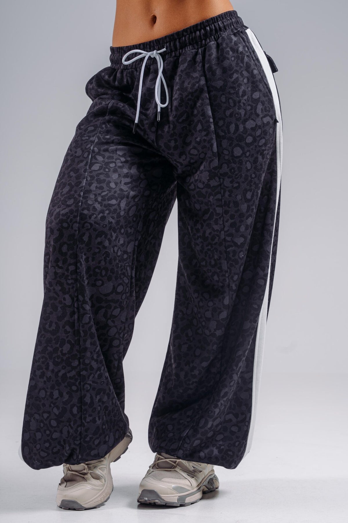 Pantaloni jogger baggy leopardati PRIMAL 865 Cream leopard